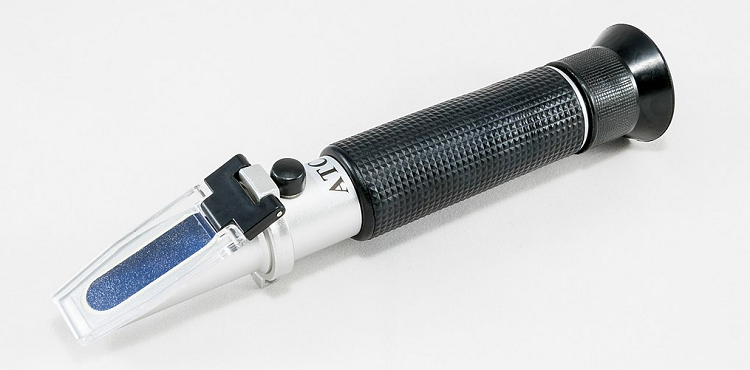 Refractometer